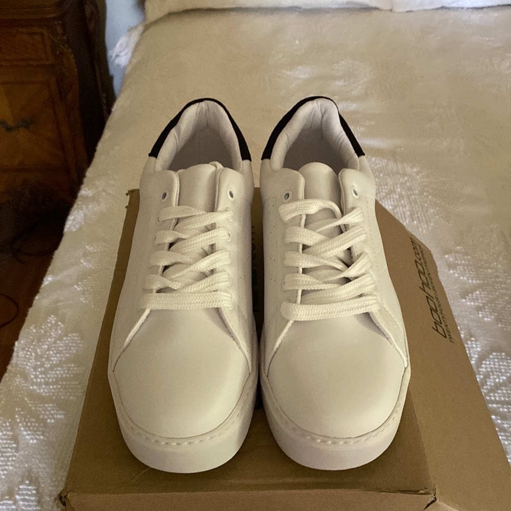 BooHoo Platform Laceup Trainers (Black) Size 6